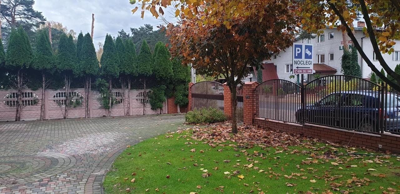 Pokoje Goscinne U Marka Tuszyn Exterior photo